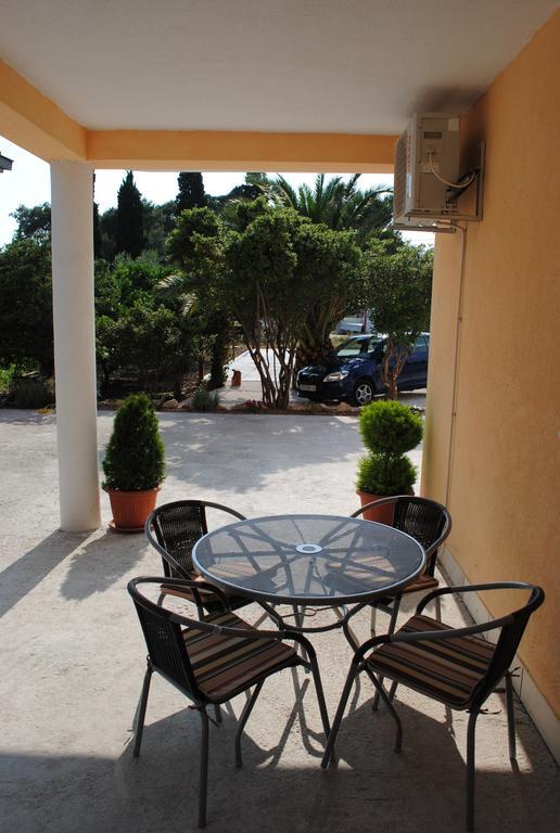 Apartments Kairos - Bili 9 Kaštela Exterior foto