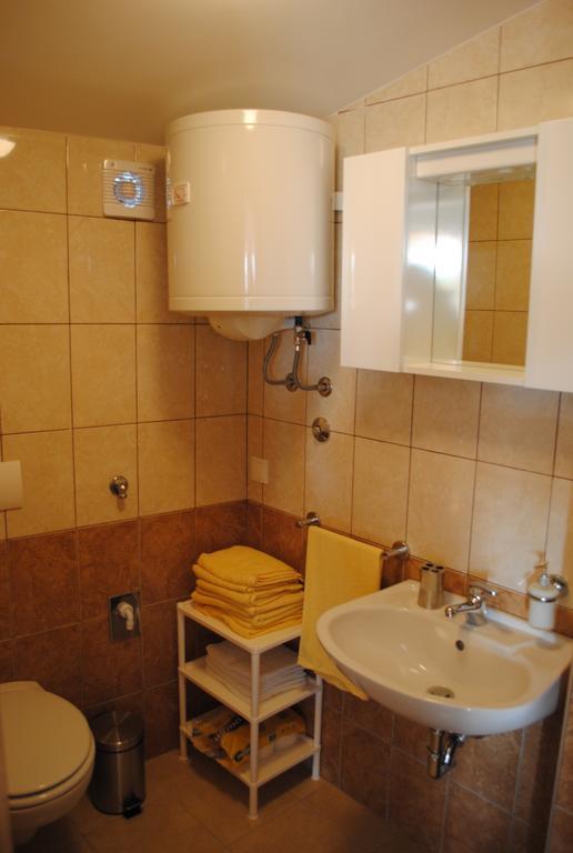 Apartments Kairos - Bili 9 Kaštela Habitación foto