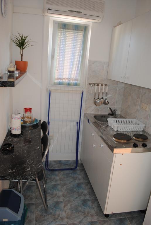 Apartments Kairos - Bili 9 Kaštela Habitación foto