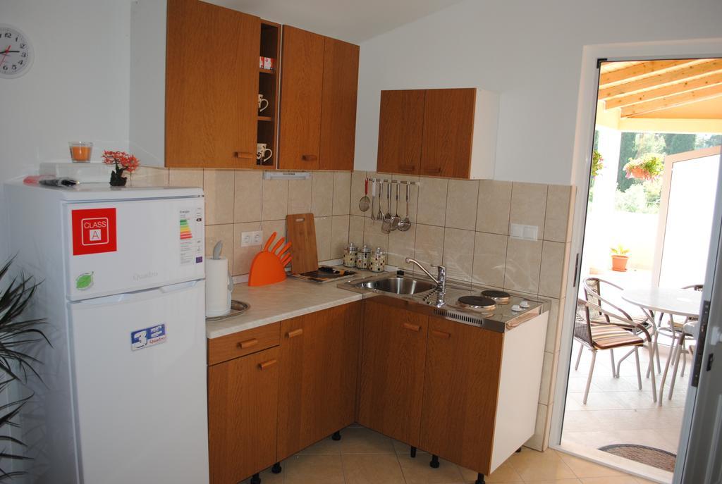 Apartments Kairos - Bili 9 Kaštela Exterior foto